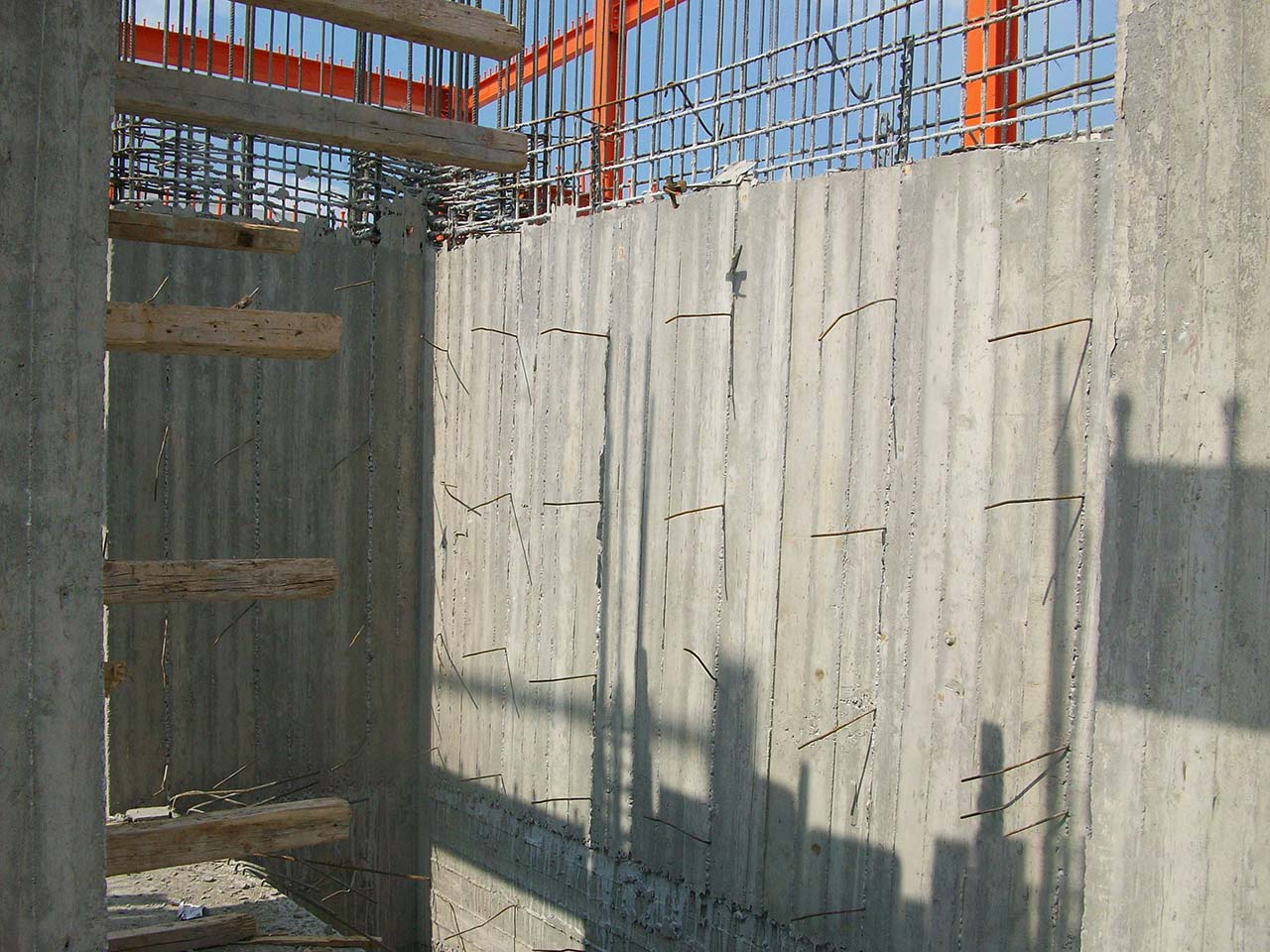 Reinforced concrete shear walls