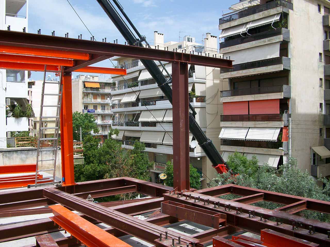 Upper floor extensions with metal construction
