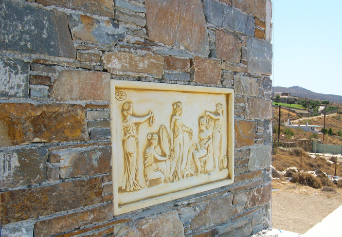 Wall cladding with natural stone